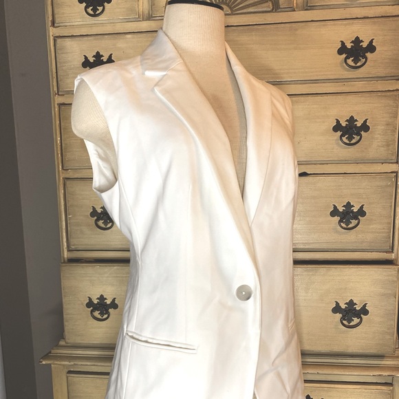 Express Tops - Express White Business Casual Top Vest M